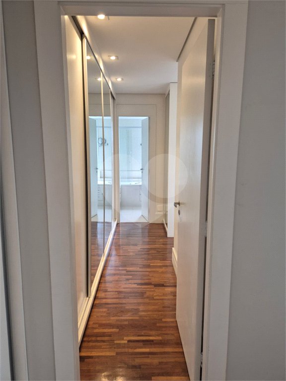 Apartamento à venda com 3 suítes em Campo Belo, São Paulo, SP