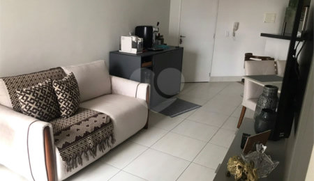 Apartamento à venda com 3 quartos, sendo 1 suíte, em São João Clímaco, São Paulo, SP