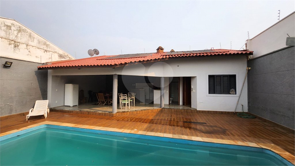 Casa à venda com 3 quartos, sendo 1 suíte, em Vila Harmonia, Araraquara, SP
