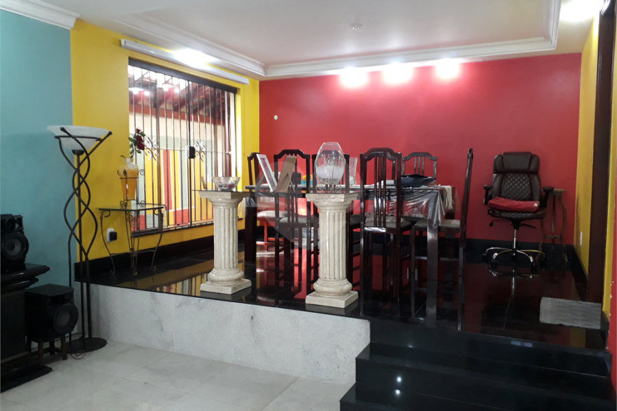 Sobrado à venda com 4 quartos, sendo 1 suíte, em Vila Constança, São Paulo, SP