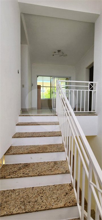 Casa à venda com 3 suítes no condomínio Recanto dos Paturis, Vinhedo - SP