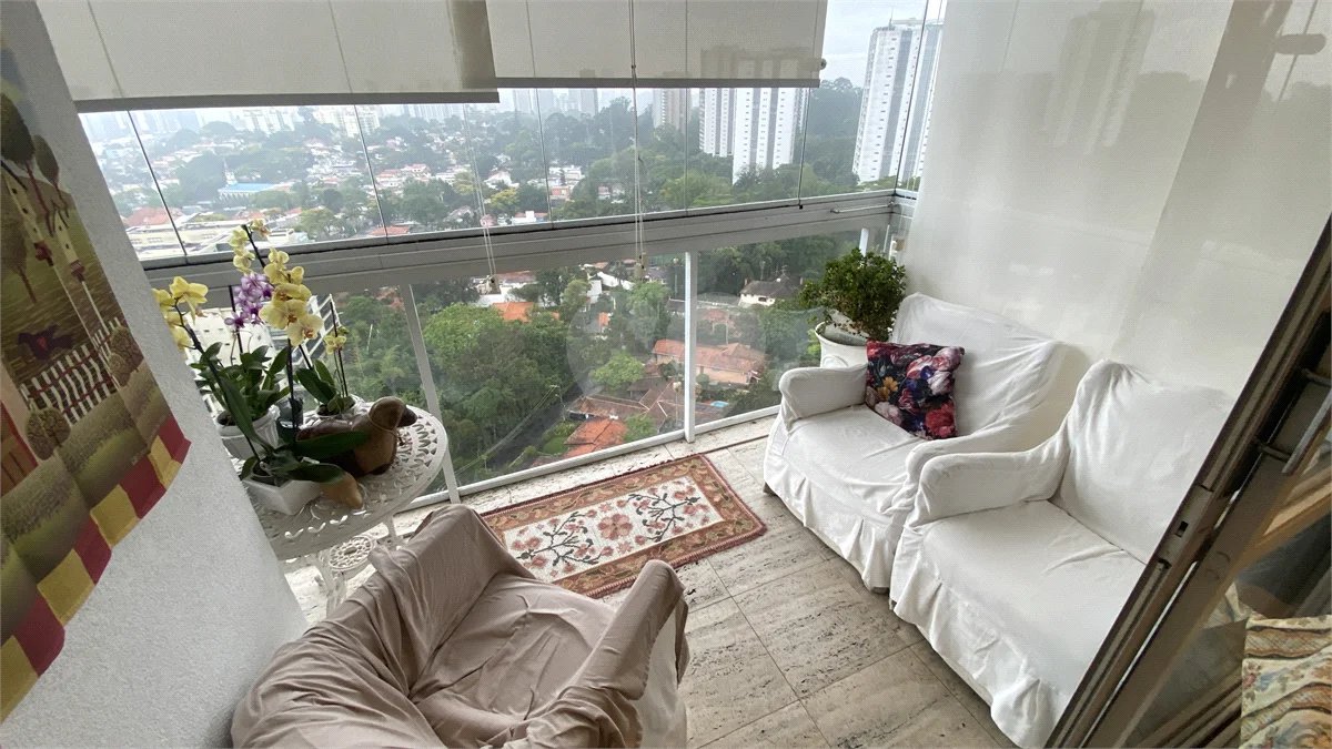 Apartamento à venda com 4 quartos, sendo 1 suíte, em Alto da Boa Vista, São Paulo, SP
