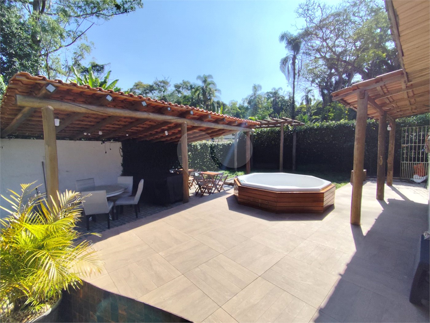 Casa à venda com 3 quartos, sendo 1 suíte, no condomínio Caconde, São Bernardo do Campo - SP