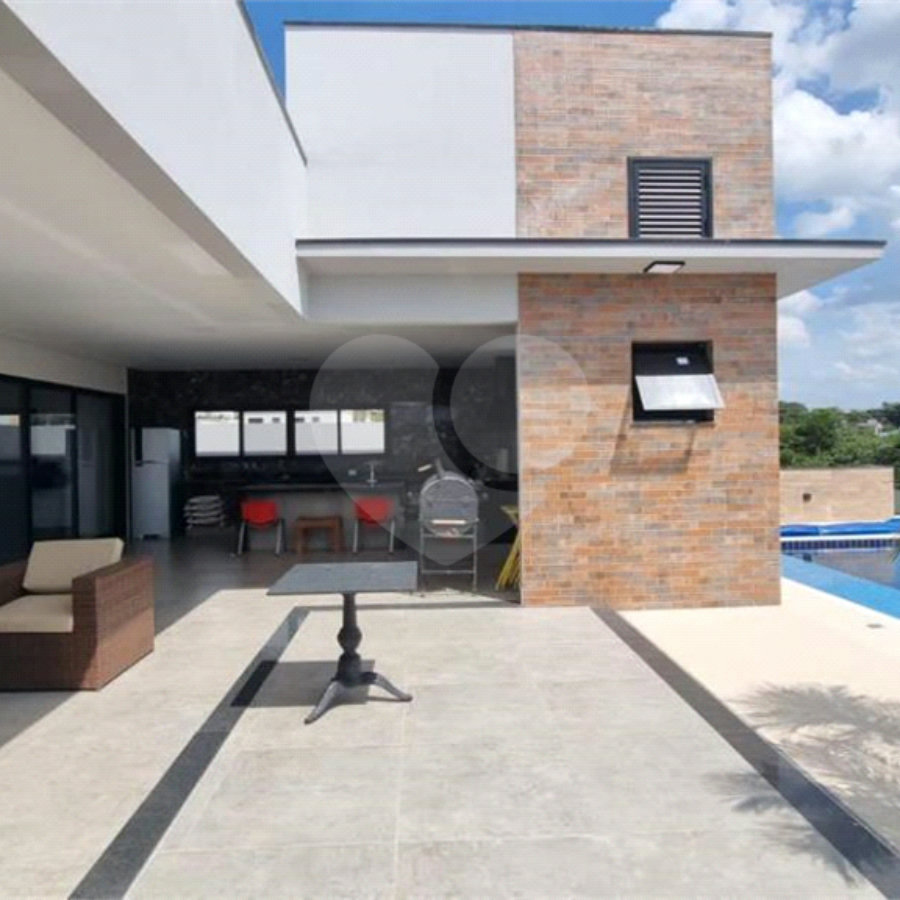 Casa à venda com 3 suítes no condomínio Portal dos Bandeirantes, Salto - SP