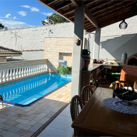 Casa à venda com 3 quartos, sendo 1 suíte, em Retiro das Fontes, Atibaia, SP