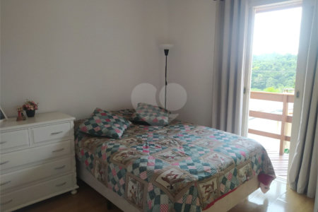 Casa à venda com 4 quartos, sendo 2 suítes, em Jardim Caparelli (mailasqui), São Roque, SP