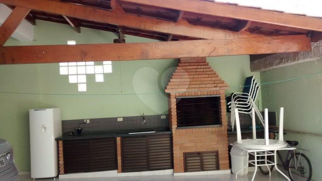 Sobrado à venda com 4 suítes em Vila Irmãos Arnoni, São Paulo, SP