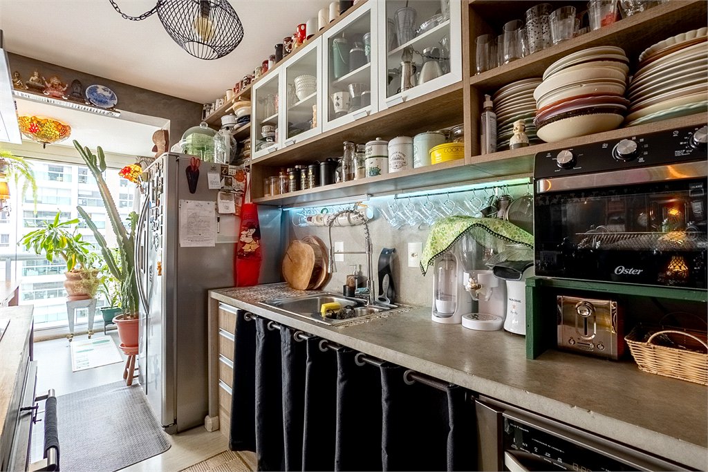 Apartamento à venda com 2 quartos, sendo 1 suíte,  em Vila Olímpia, São Paulo, SP