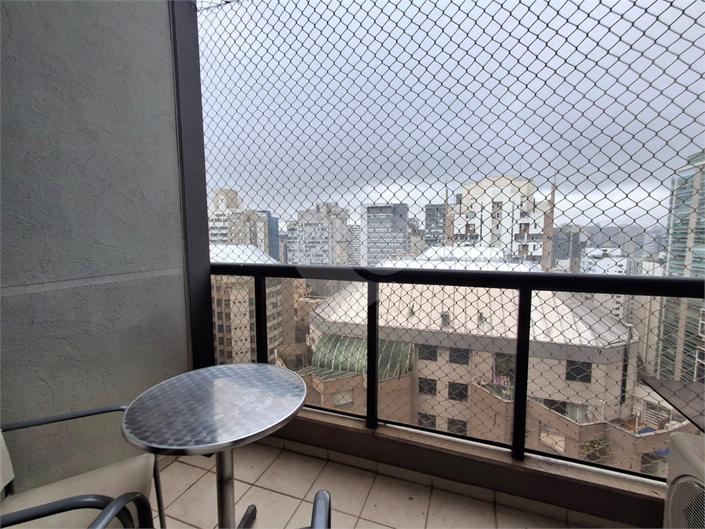 Apartamento à venda ou para alugar com 2 suítes em Indianópolis, São Paulo, SP