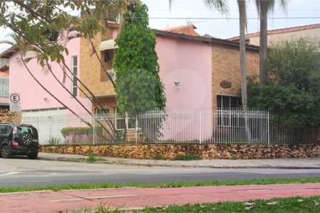 Sobrado à venda com 5 quartos, sendo 2 suítes, em Vila Trujillo, Sorocaba, SP