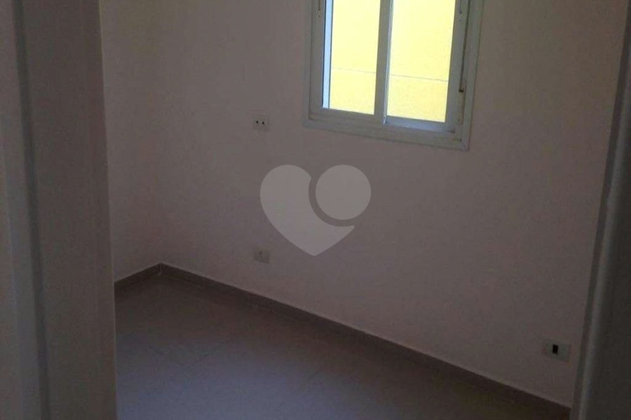 Casa à venda com 3 quartos, sendo 2 suítes, no condomínio Residencial Vegas, São Paulo - SP