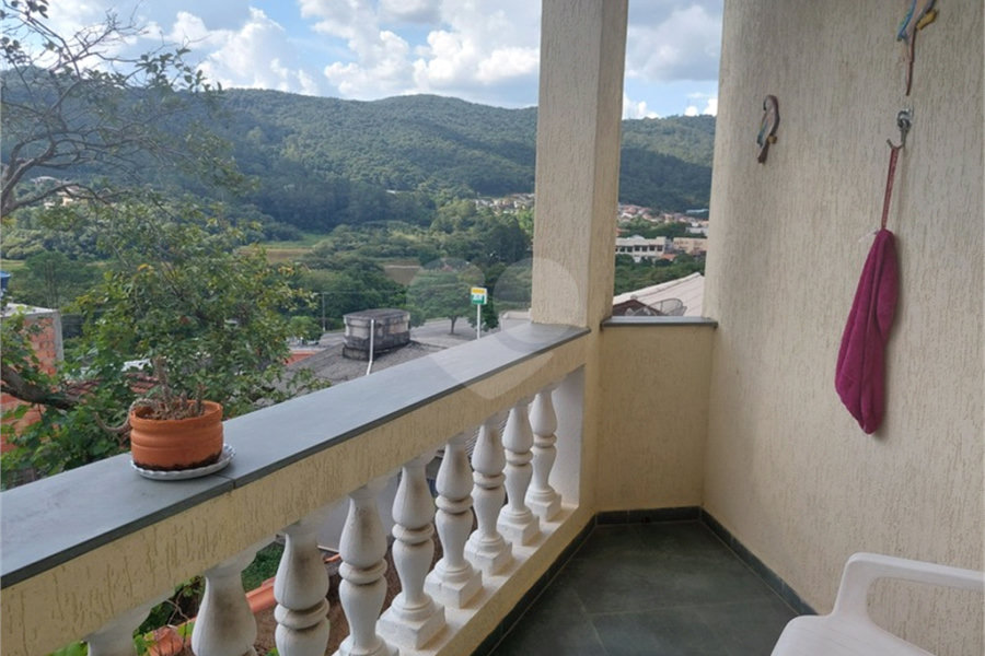 Casa à venda com 4 quartos, sendo 1 suíte, em Lavapés, Mairiporã, SP