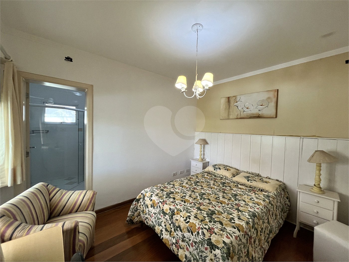 Casa à venda com 5 quartos, sendo 3 suítes,  no condomínio Village Saint Charbel, Araçoiaba da Serra - SP