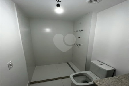 Apartamento à venda com 2 suítes em Campo Belo, São Paulo, SP