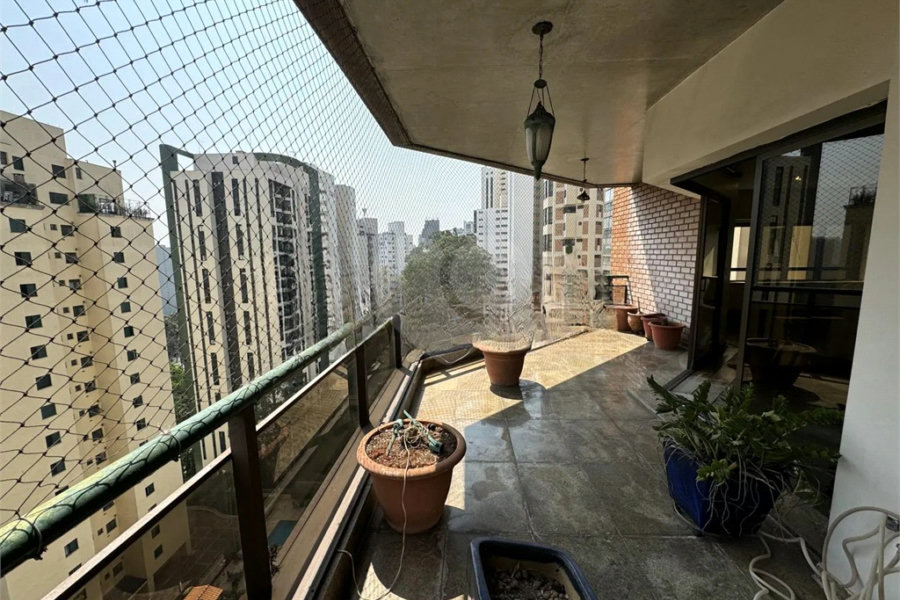 Apartamento à venda com 4 quartos, sendo 2 suítes, em Morumbi, São Paulo, SP
