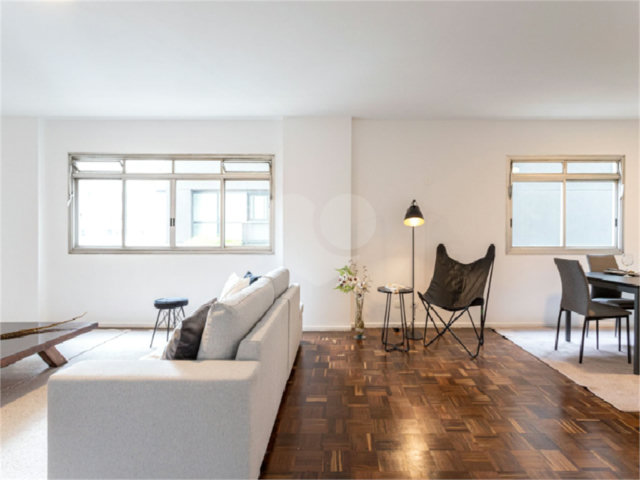 Apartamento à venda com 3 quartos, sendo 1 suíte,  em Itaim Bibi, São Paulo, SP