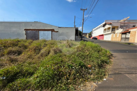 Terreno 8,5 X 25, próximo ao Jau serve no jardim das torres.