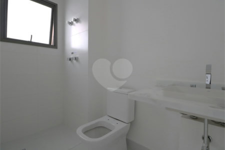 Apartamento à venda com 3 suítes em Moema, São Paulo, SP