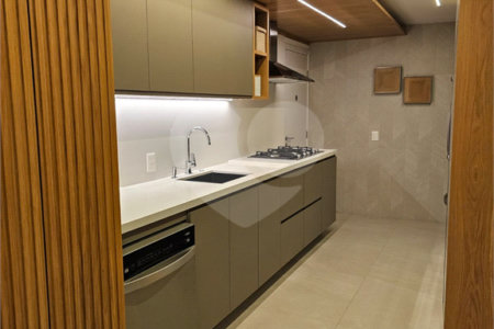 Apartamento à venda com 3 suítes em Mirandópolis, São Paulo, SP