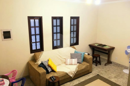 Sobrado à venda com 4 quartos, sendo 1 suíte, em Jardim Sarah, São Paulo, SP