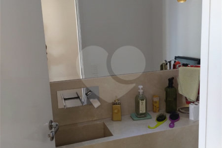 Apartamento à venda com 3 quartos, sendo 1 suíte,  no Centro, São Bernardo do Campo, SP