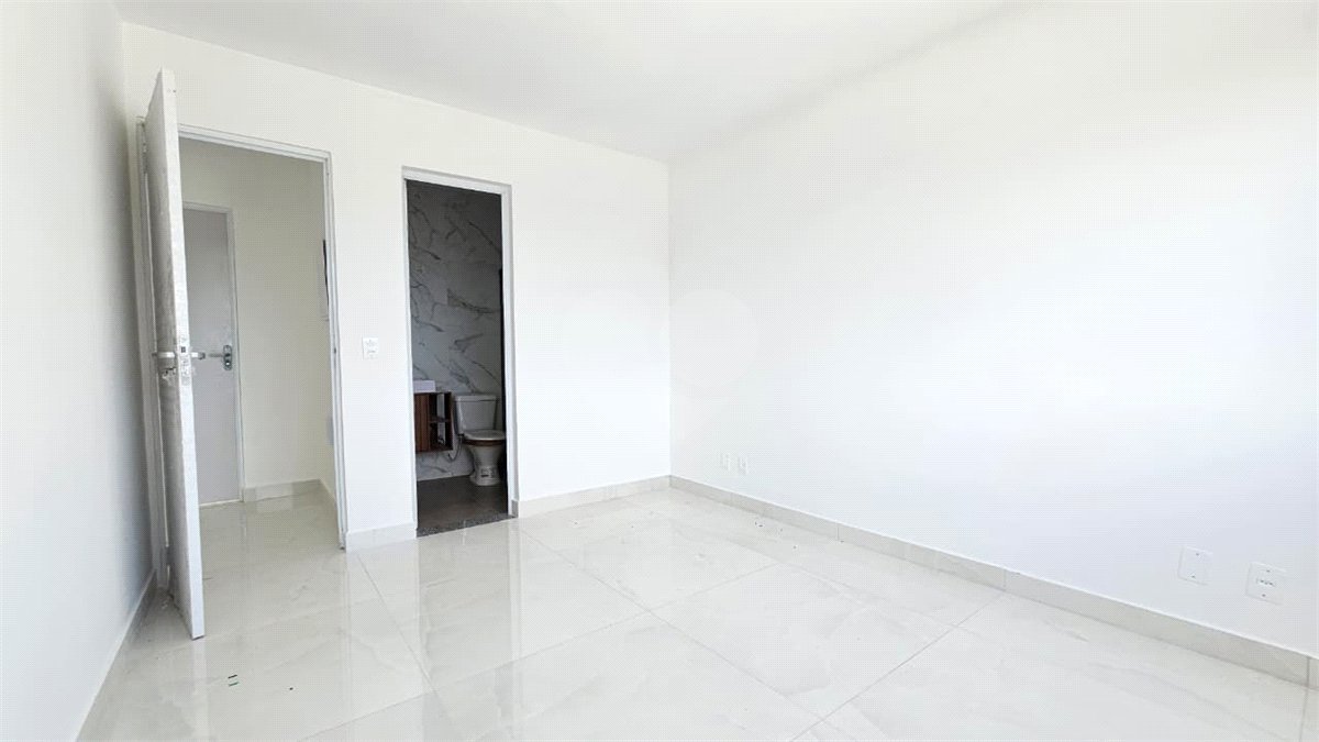 Casa à venda com 3 suítes no condomínio Residencial Green Ville, Rio de Janeiro - RJ