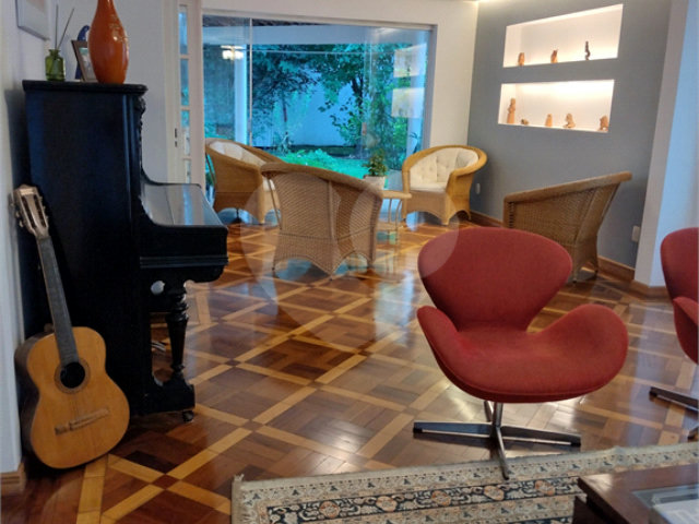 Sobrado à venda com 3 quartos, sendo 1 suíte,  em Jardim São Paulo(zona Norte), São Paulo, SP