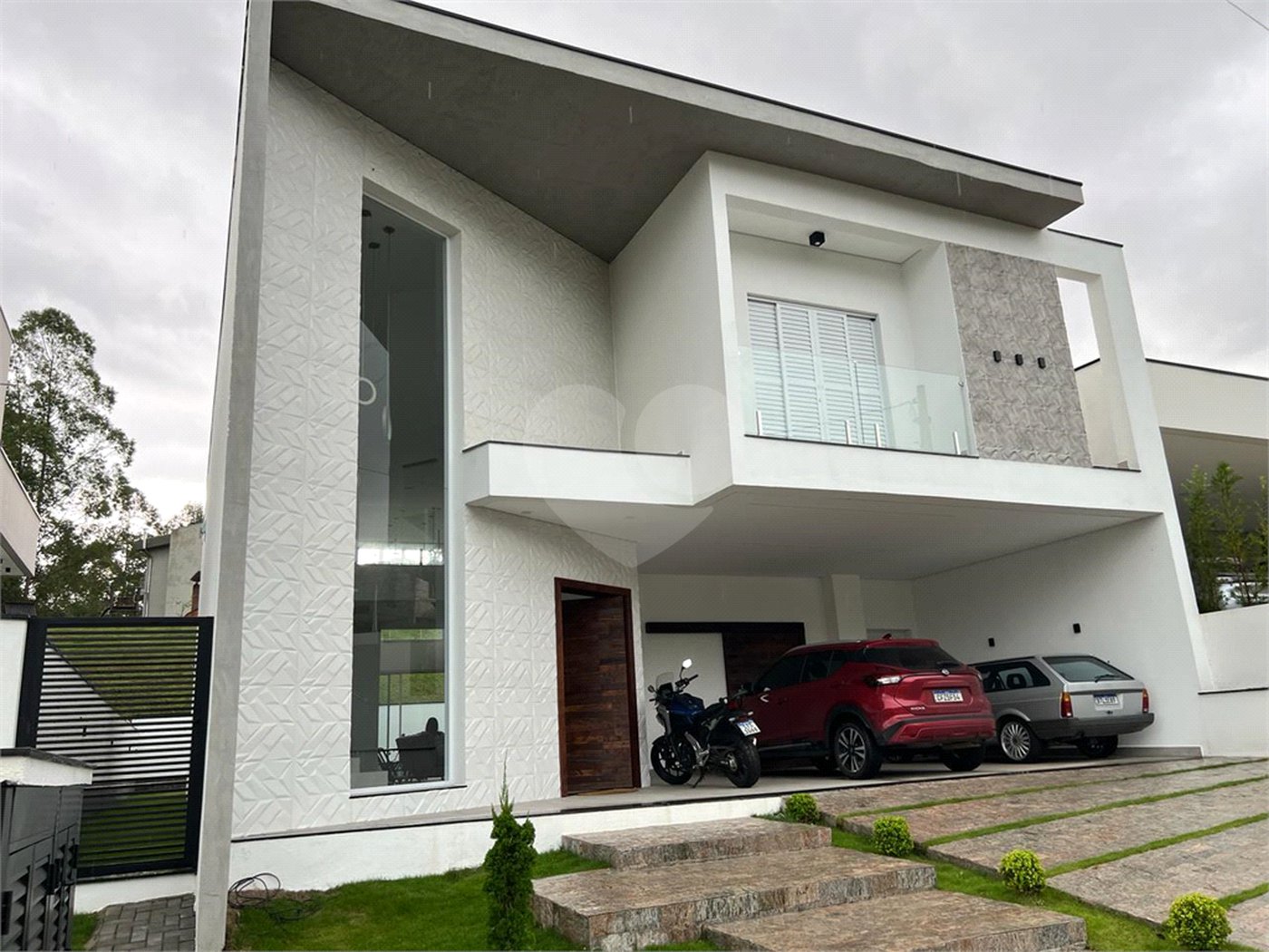 Casa à venda com 4 quartos, sendo 3 suítes,  no condomínio Mosaico Essence - Fase 1, Mogi das Cruzes - SP