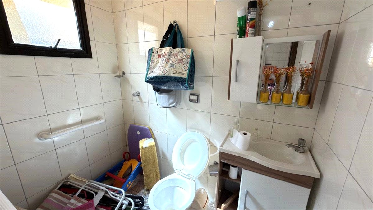 Sobrado à venda com 3 quartos, sendo 1 suíte, em Vila Darli, São Paulo, SP