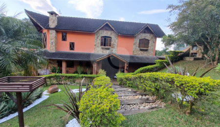 Casa à venda com 4 quartos, sendo 2 suítes,  no condomínio Aruã  Eco Park, Mogi das Cruzes - SP