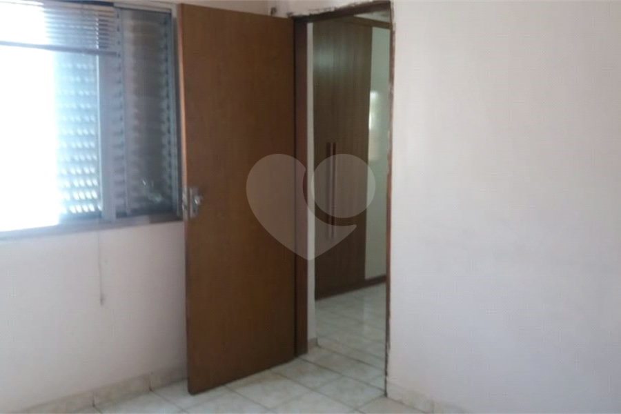 Sobrado à venda com 4 quartos em Jardim Guairaca, São Paulo, SP
