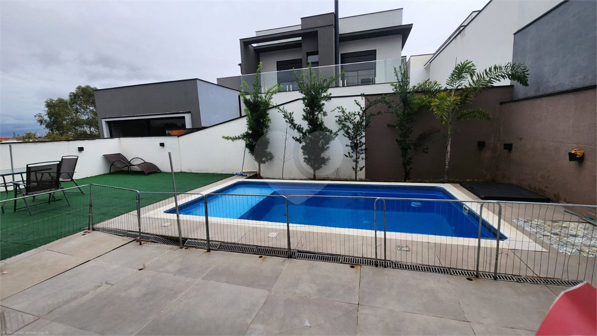 Casa à venda com 4 quartos, sendo 1 suíte, no condomínio Sun Lake, Sorocaba - SP