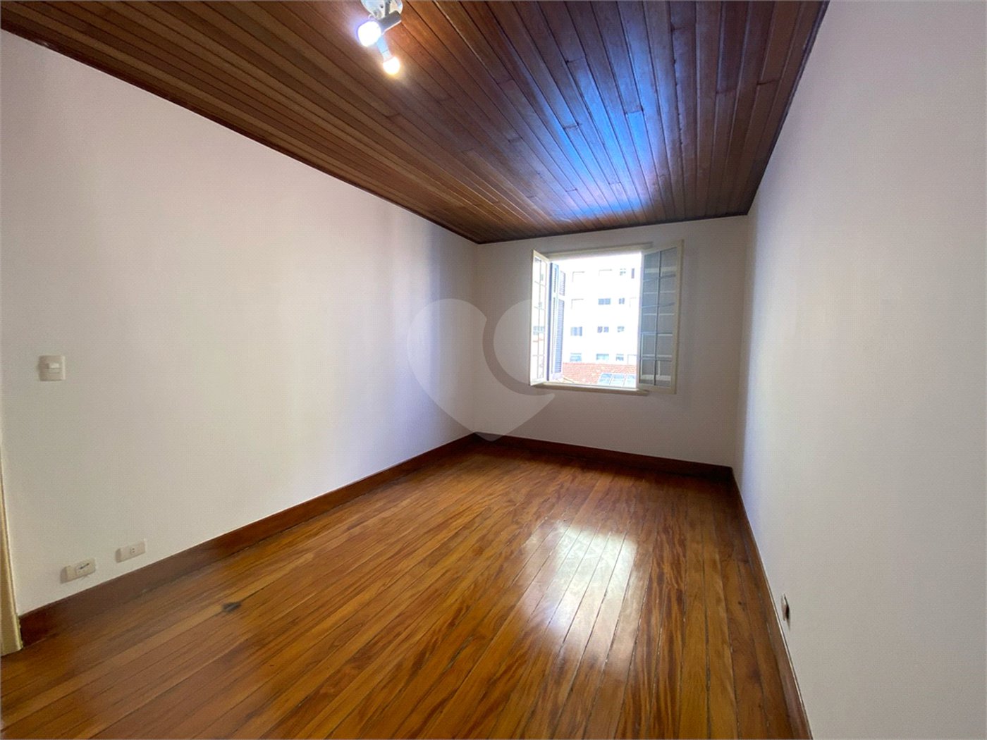 Casa à venda com 2 quartos, sendo 1 suíte, em Aclimação, São Paulo, SP