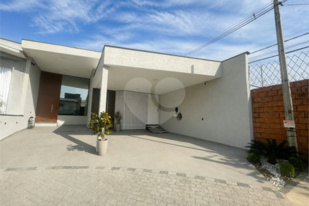 Casa à venda com 3 quartos, sendo 1 suíte, no condomínio Horto Florestal II, Sorocaba - SP