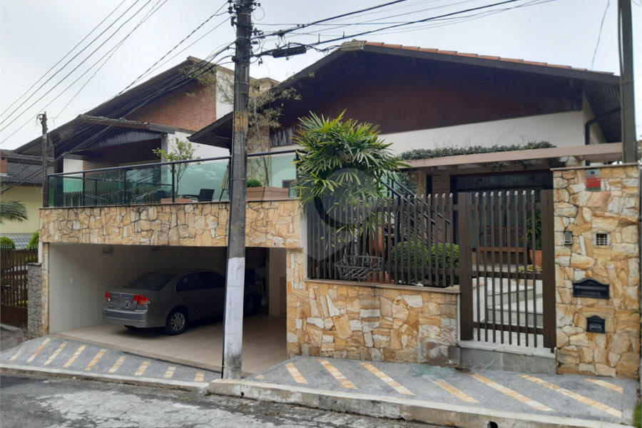 Casa à venda com 4 quartos, sendo 2 suítes,  em Jardim Floresta, São Paulo, SP