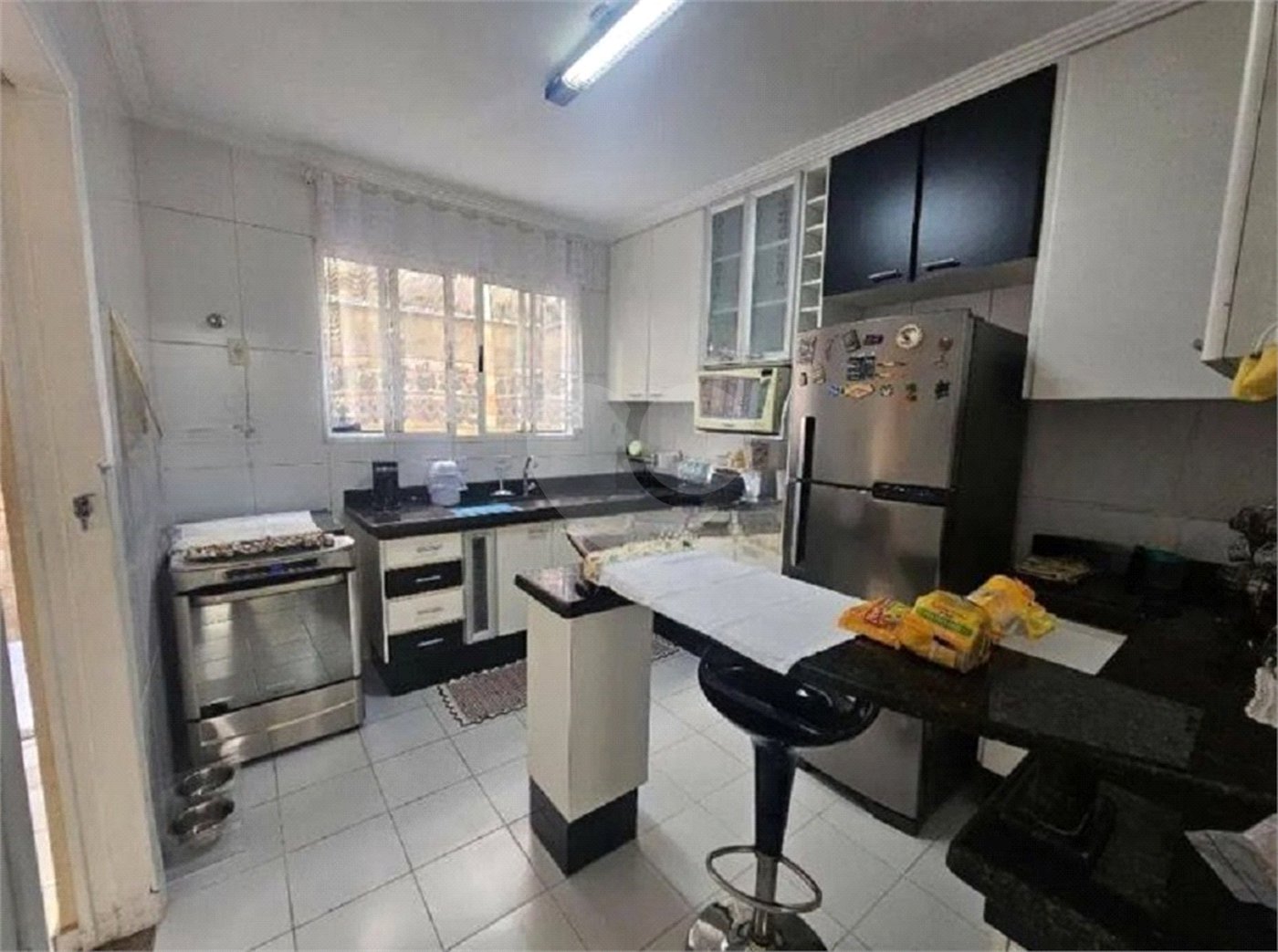 Casa à venda com 3 quartos, sendo 1 suíte,  no condomínio Residencial Villagio Vitória, Guarulhos - SP