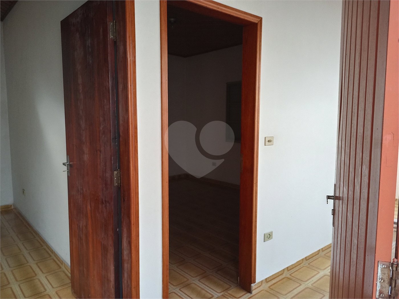 Sobrado à venda com 5 quartos em Horto, São Paulo, SP