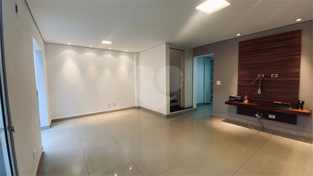 Casa à venda com 3 suítes no condomínio Vilas 2, São Paulo - SP
