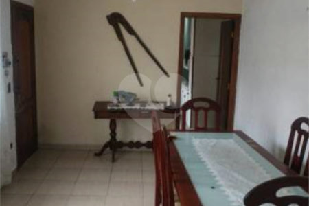 Sobrado à venda com 3 quartos, sendo 1 suíte,  em Vila Universitária, São Paulo, SP
