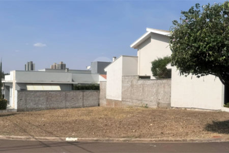 Terreno à venda em Residencial Village Damha II, Araraquara, SP