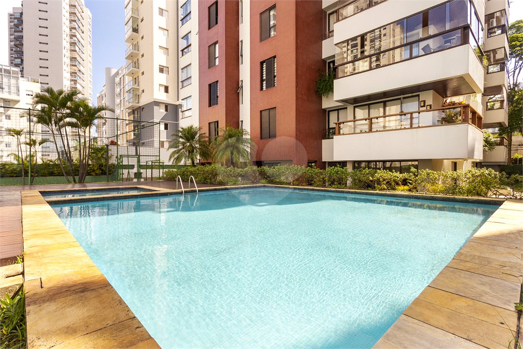 Apartamento à venda com 4 quartos, sendo 3 suítes, em Jardim Prudência, São Paulo, SP