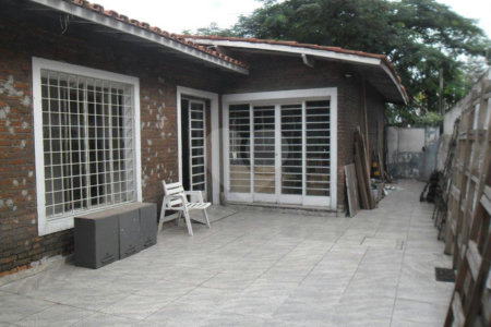 Sobrado à venda com 8 quartos, sendo 2 suítes, em Campo Belo, São Paulo, SP