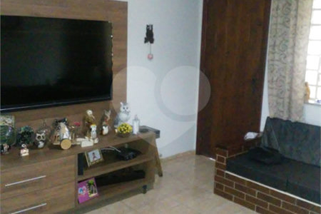 Sobrado à venda com 3 quartos, sendo 1 suíte, em Jardim Itacolomi, São Paulo, SP