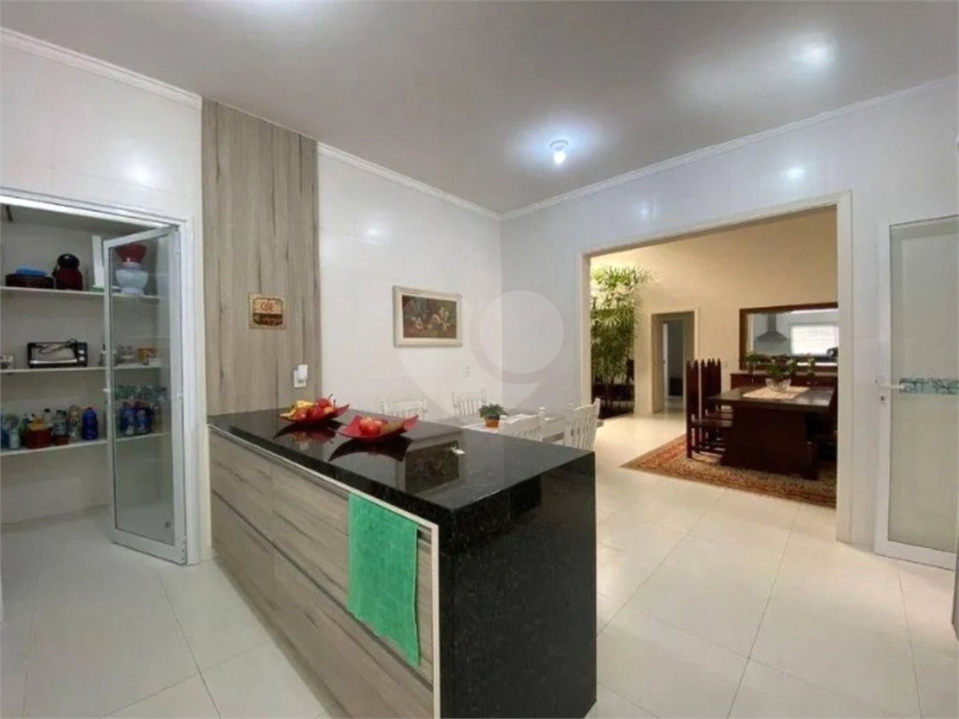 Casa à venda com 4 suítes no condomínio Ipê Velho, Vinhedo - SP