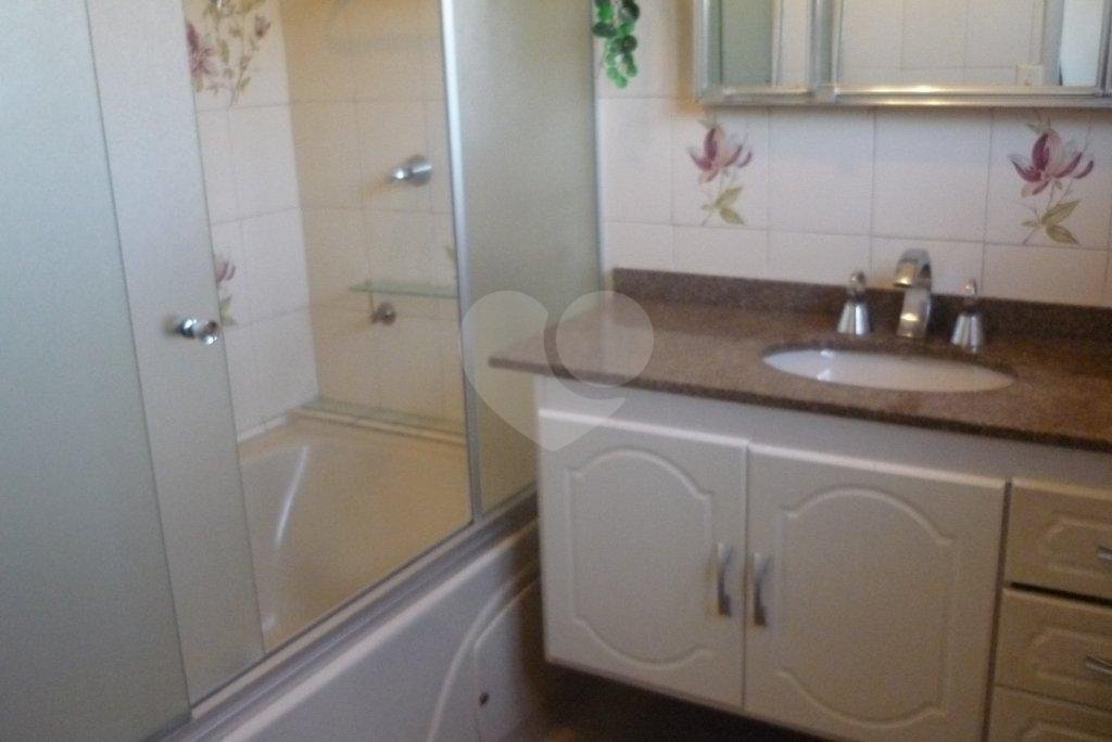 Sobrado à venda com 4 quartos, sendo 2 suítes, em Vila Paulicéia, São Paulo, SP