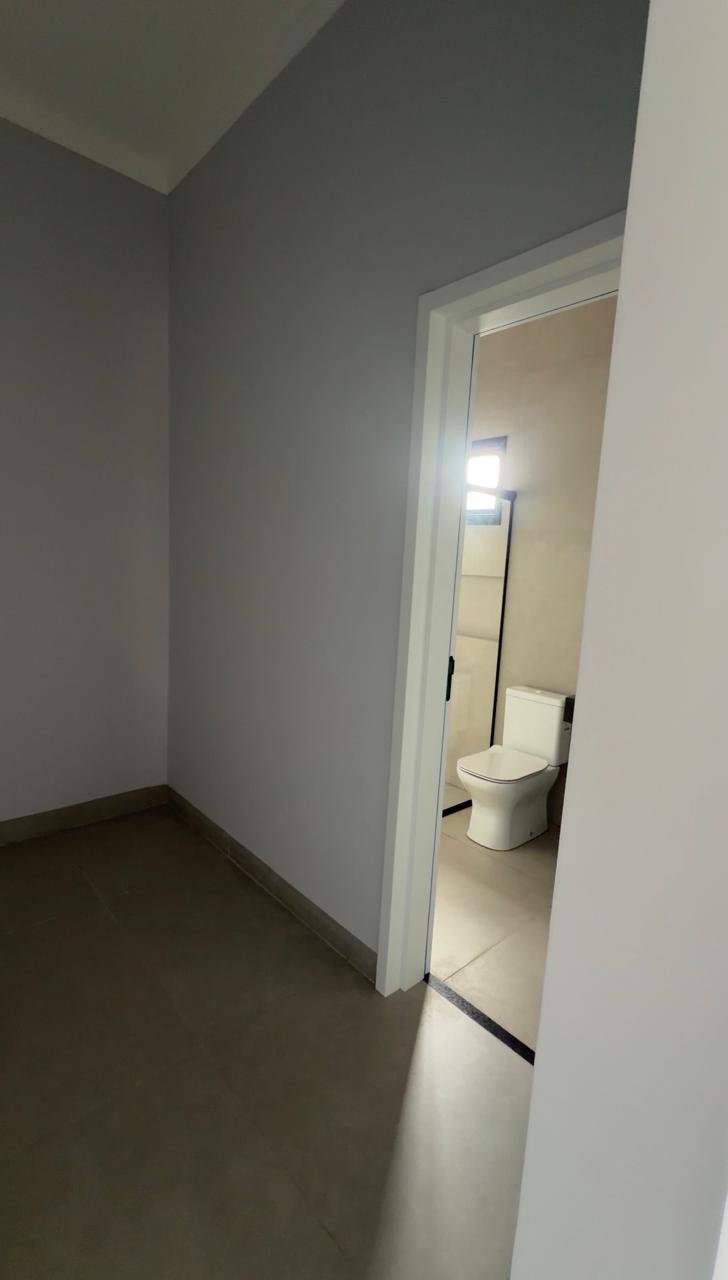 Casa à venda com 3 quartos no condomínio Villa de León, Três Lagoas - MS