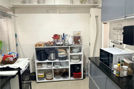 Apartamento à venda com 3 quartos, sendo 1 suíte, em Jardim Tupanci, Barueri, SP