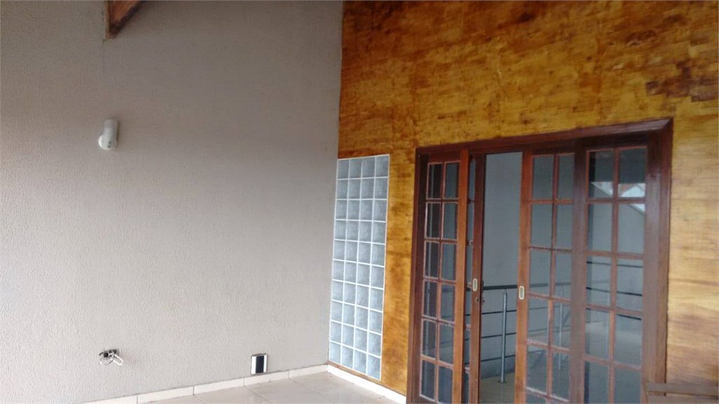 Sobrado à venda com 3 quartos, sendo 1 suíte, em Jardim Suzano, Suzano, SP