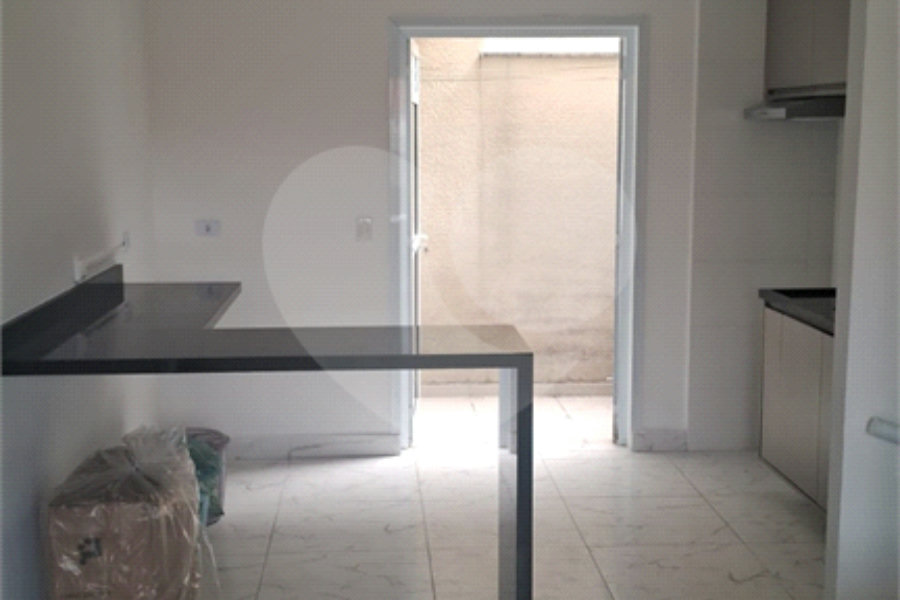 Casa à venda com 2 quartos, sendo 1 suíte, no condomínio Tanque Velho, São Paulo - SP