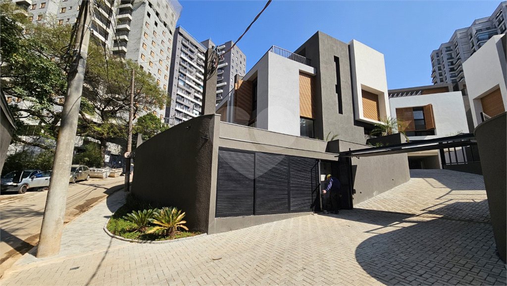 Casa à venda com 4 suítes no condomínio Cube Cidade Jardim, São Paulo - SP
